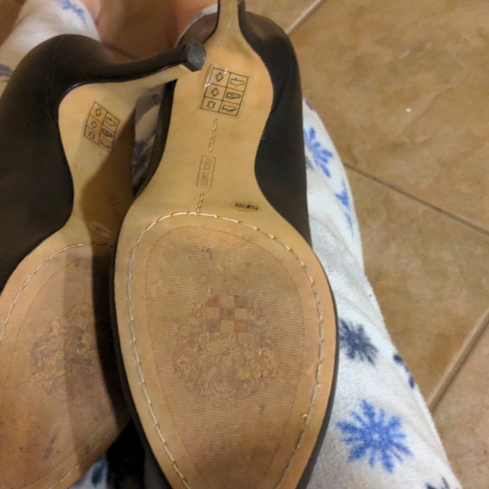 black open toe pumps - Picture 3 of 3
